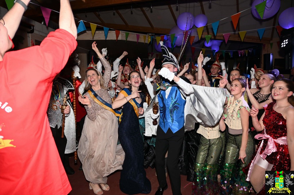 ../Images/Jeugddisco Glow in the Dark 065.jpg